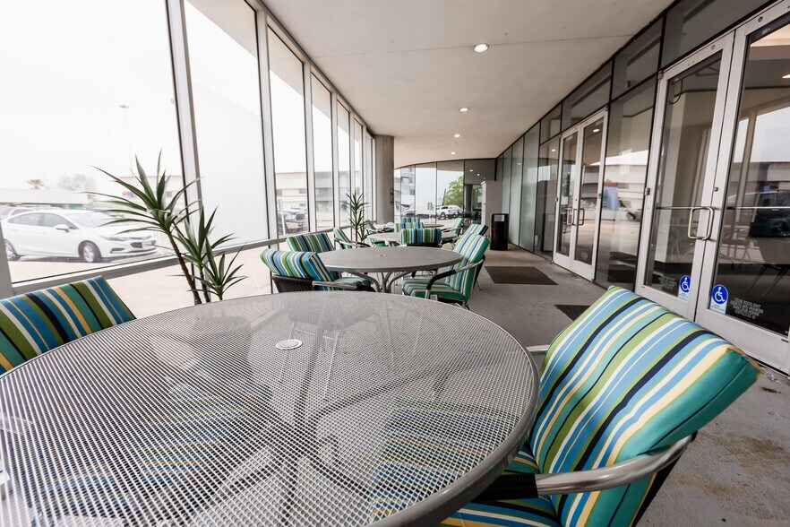 More Photos Of 100 Glenborough Dr, Houston Office For Lease