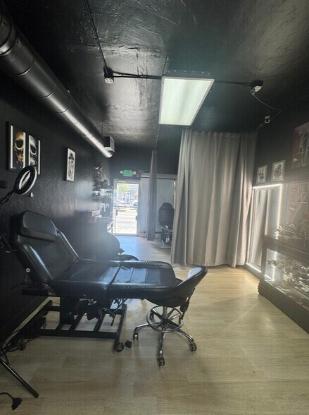 More Photos Of 1673-1675 NE 123rd St, North Miami Storefront For Lease