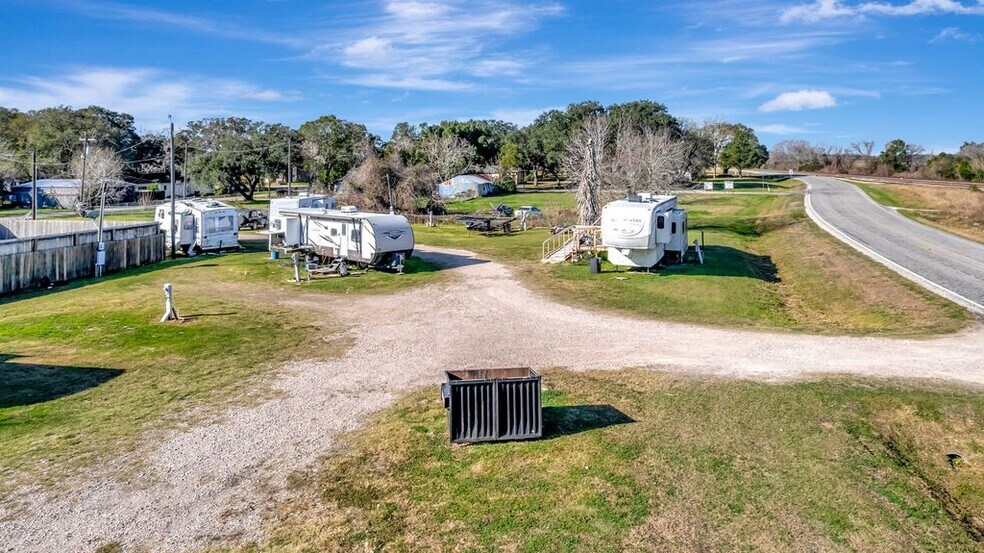 More Photos Of 10537 FM616, Lolita Specialty For Sale