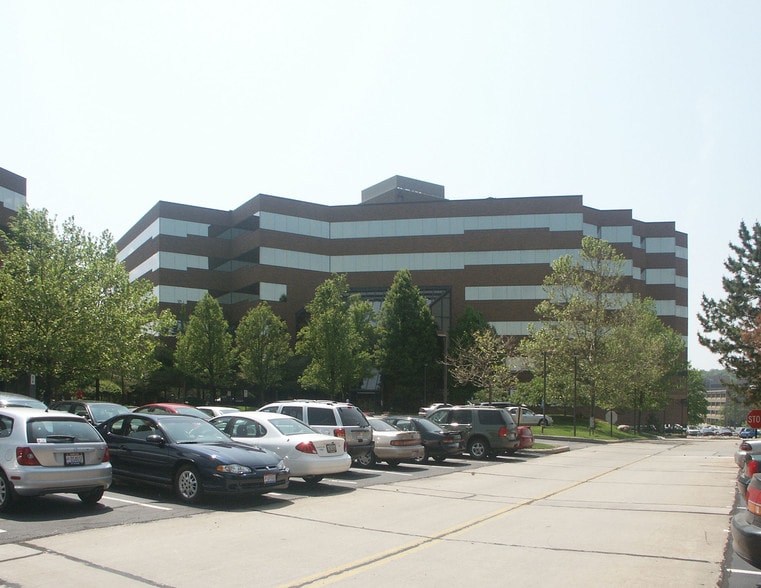 More Photos Of 4700 Rockside Rd, Independence Unknown For Lease