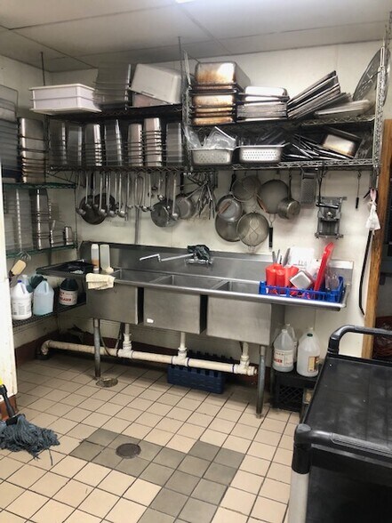 More Photos Of 123 W Irving Park Rd, Bensenville Restaurant For Sale