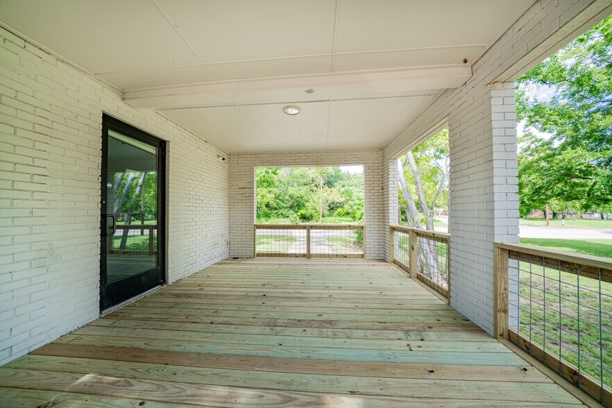 More Photos Of 506 W Methvin St, Longview Medical For Lease