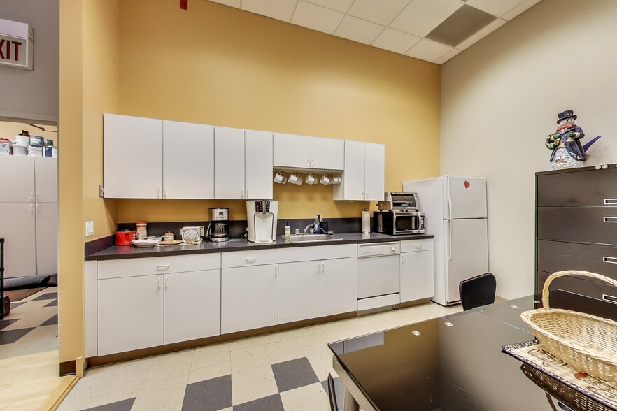 More Photos Of 435 W Erie St, Chicago Apartments For Sale