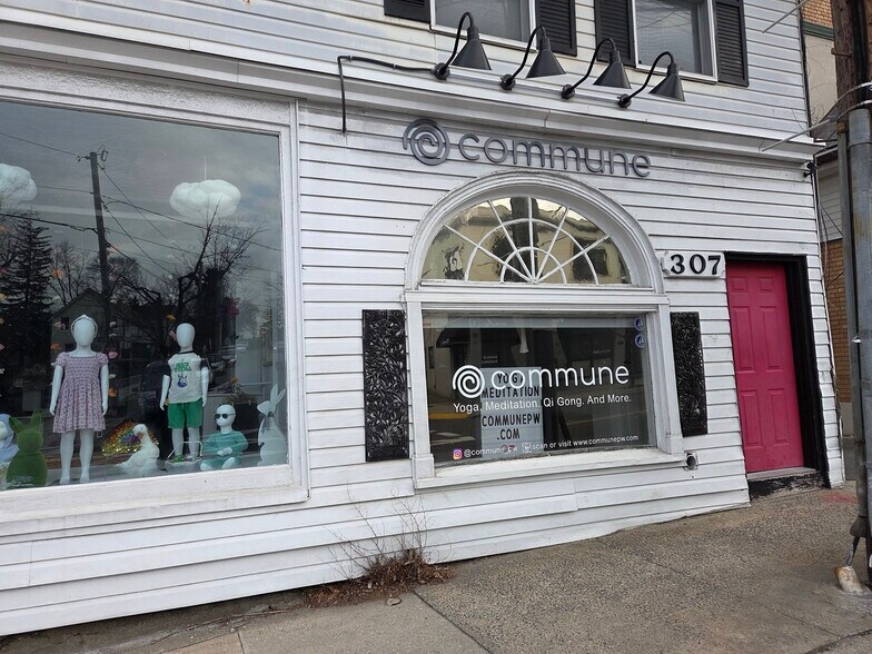 More Photos Of 307 Main St, Port Washington Storefront Retail Residential For Lease