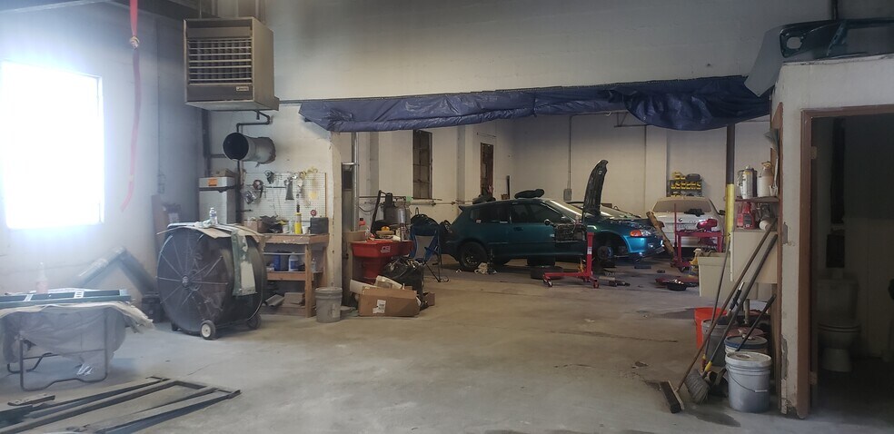 More Photos Of 10821 Briggs Rd, Cleveland Manufacturing For Sale