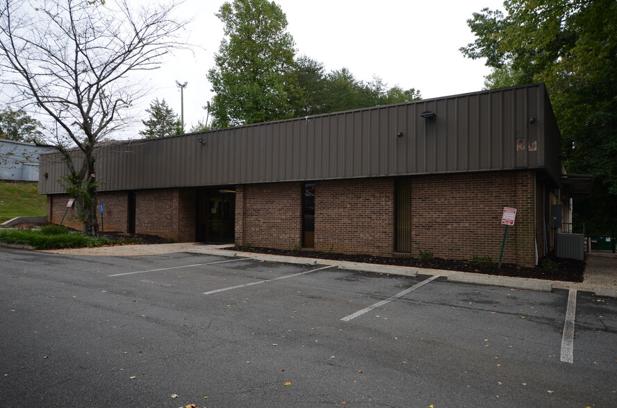 Primary Photo Of 4000 Brownsboro Rd, Winston-Salem Service For Sale