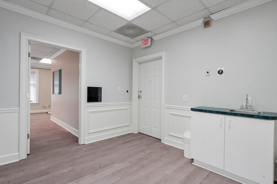 More Photos Of 7000 Peachtree Dunwoody Rd NE, Atlanta Office For Lease