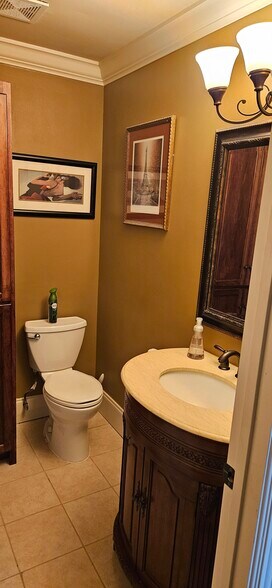 More Photos Of 109 Holiday Ct, Franklin Office For Lease