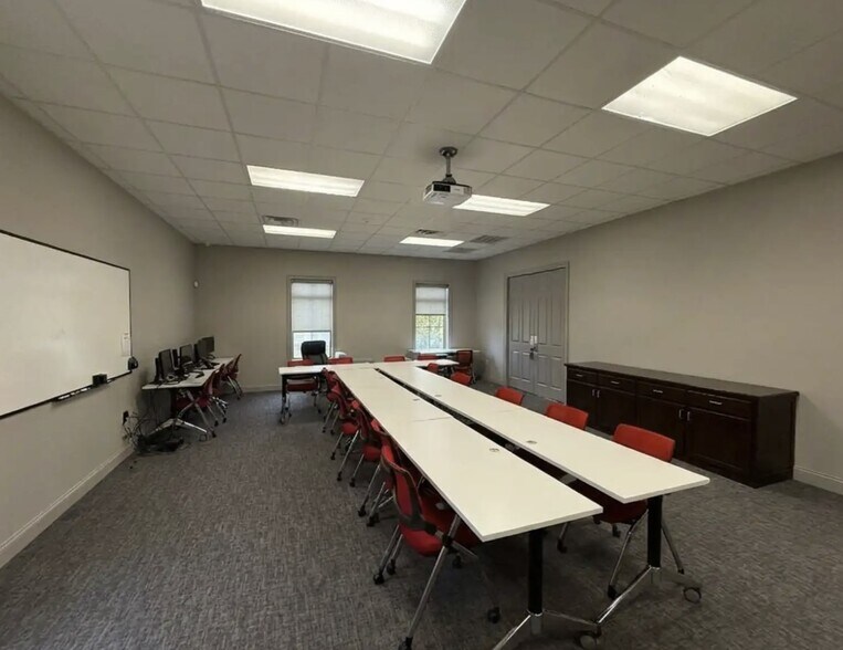 More Photos Of 4456 Arnold Ln, Baton Rouge Office For Sale