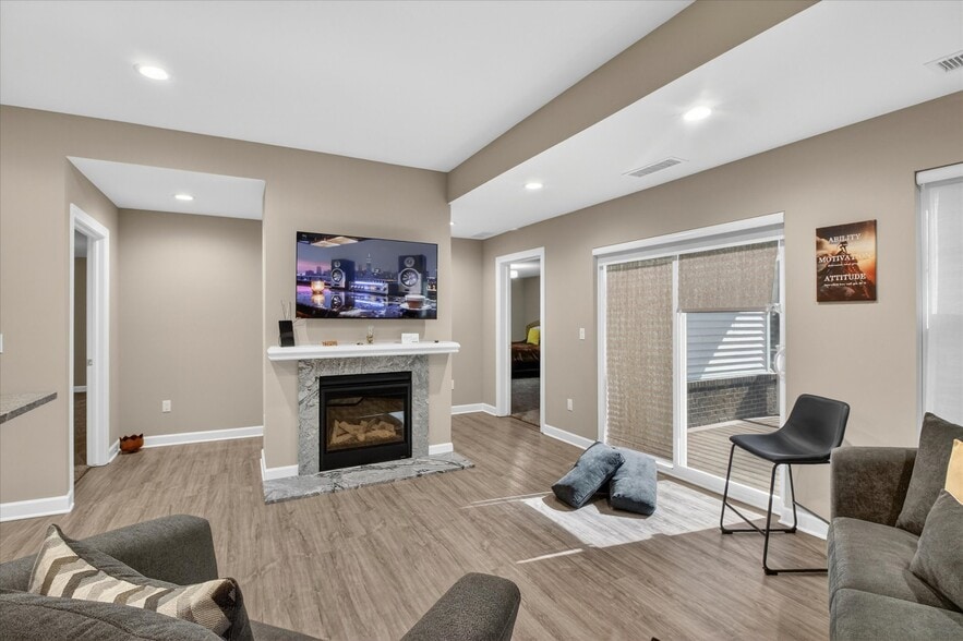 More Photos Of 26640 Orchard Lake Rd, Farmington Hills Apartments For Sale