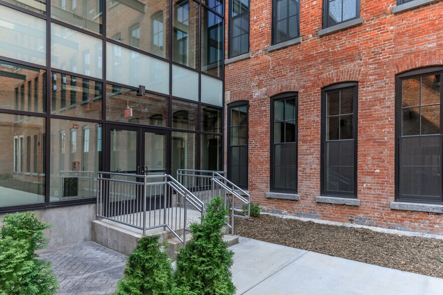 More Photos Of 811-827 Court St, Utica Apartments For Lease