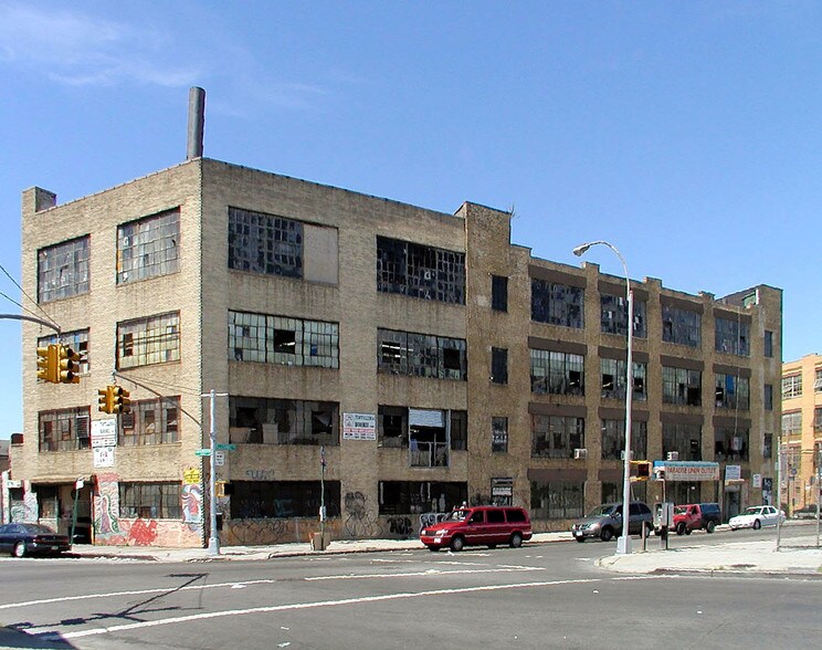 More Photos Of 119 Knickerbocker Ave, Brooklyn Apartments For Lease
