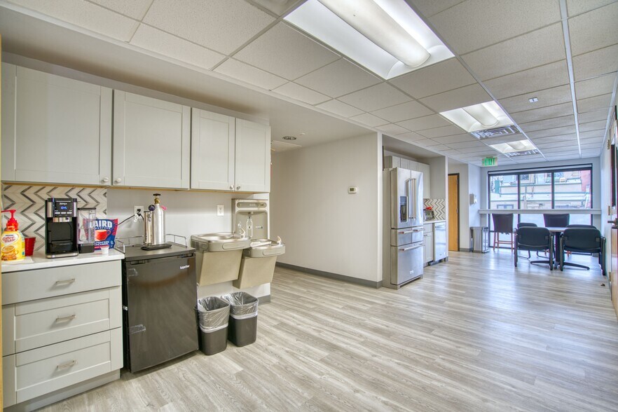 More Photos Of 416-418 Coffman St, Longmont Office For Sale