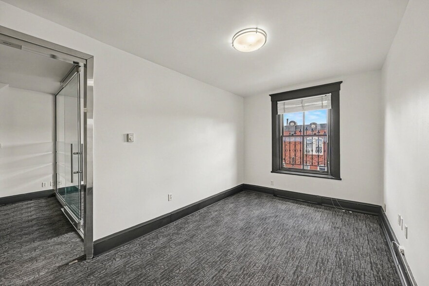More Photos Of 110 Clarence St, Ottawa Office For Lease