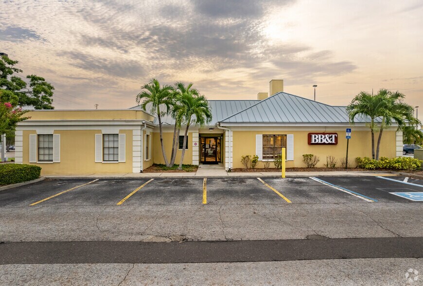 More Photos Of 7022-7088 22nd Ave N, Saint Petersburg Unknown For Lease