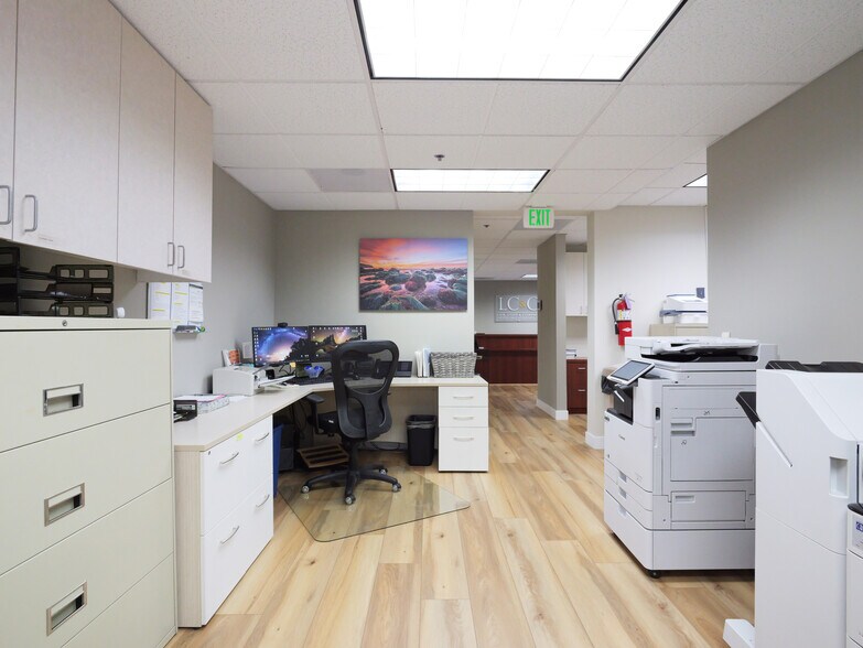 More Photos Of 25550 Hawthorne Blvd, Torrance Medical For Sale
