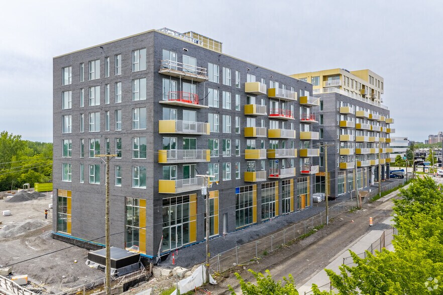 More Photos Of 300 Boul Saint-Martin O, Laval Apartments For Lease