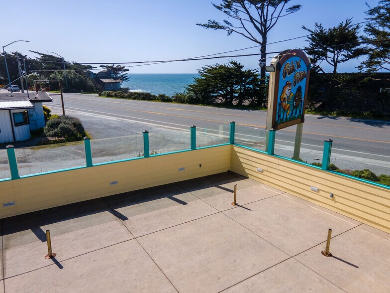 More Photos Of 8465 Cabrillo Hwy, Montara Restaurant For Sale