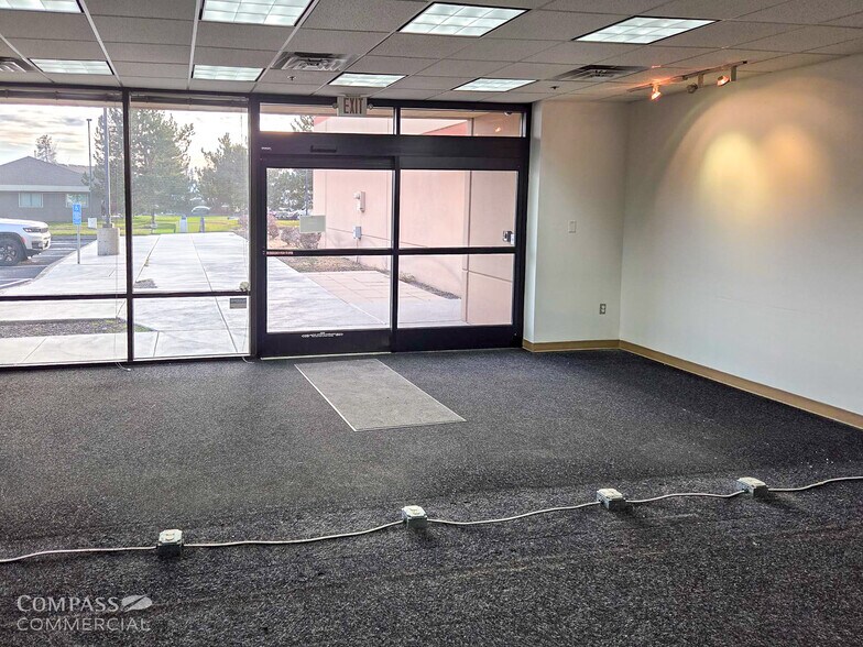 More Photos Of 63245 Jamison St, Bend Distribution For Lease