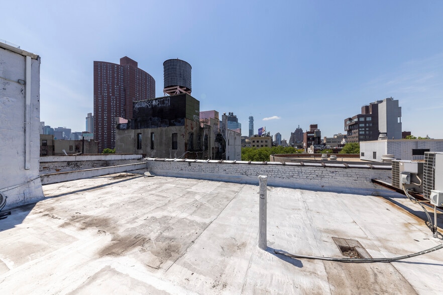 More Photos Of 39 Eldridge St, New York Office Residential For Sale