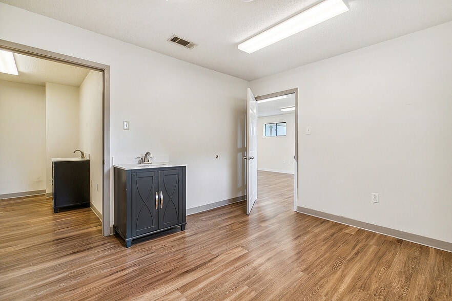 More Photos Of 8656 Highway 23, Belle Chasse Office For Sale