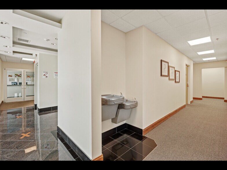 More Photos Of 1036 St Nicholas Dr, Waldorf Medical For Lease