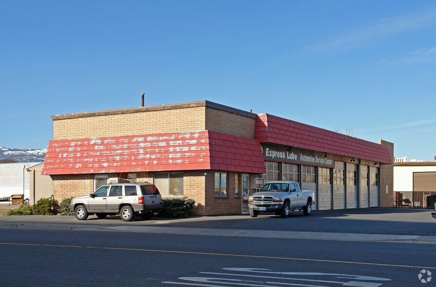Primary Photo Of 980 E 6th St, Reno Auto Repair For Sale