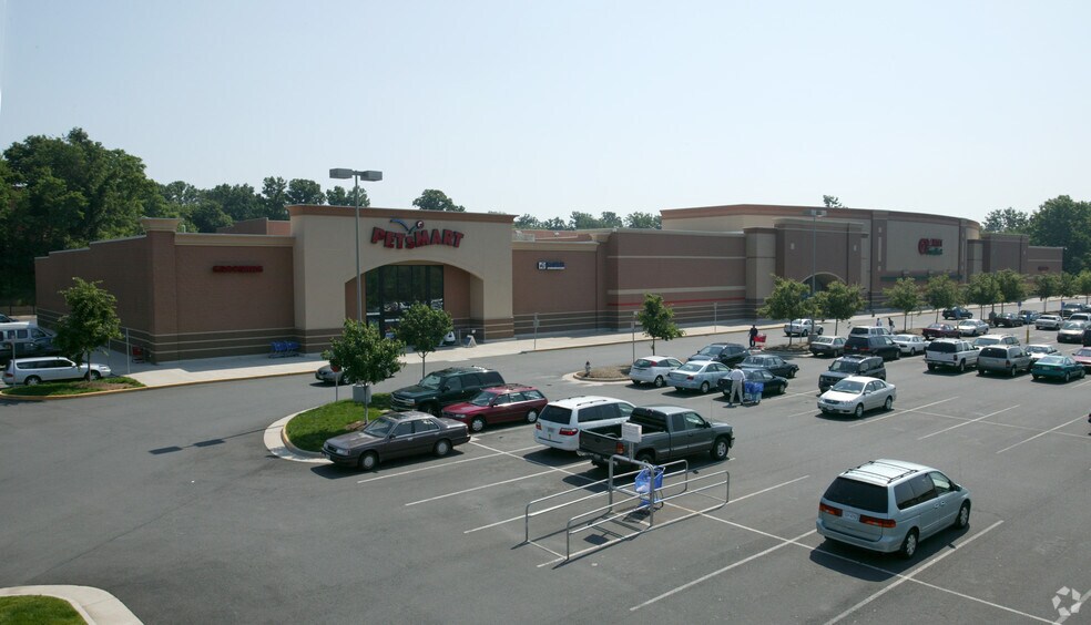 More Photos Of 6108-6124 Arlington Blvd, Falls Church General Retail For Lease
