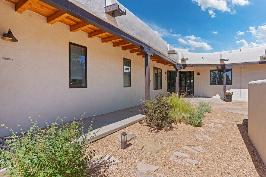 More Photos Of 4 N Chamisa Dr, Santa Fe Specialty For Sale