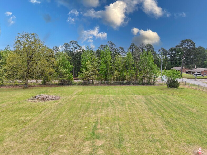 More Photos Of 3891 S Highway 365, Redfield General Retail For Sale