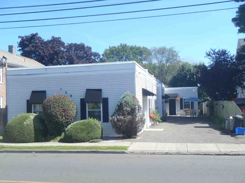 Primary Photo Of 124 Grasmere Ave, Fairfield Apartments For Sale
