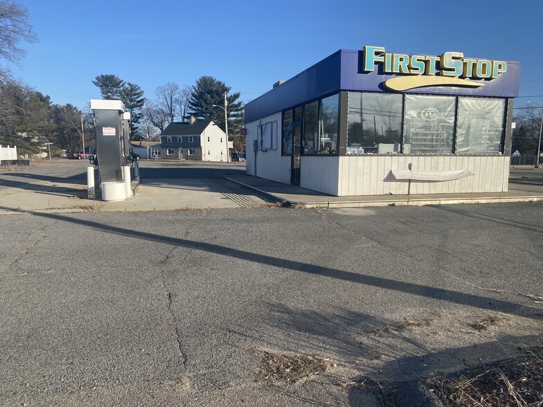 More Photos Of 584 Washington St, Attleboro Service Station For Sale