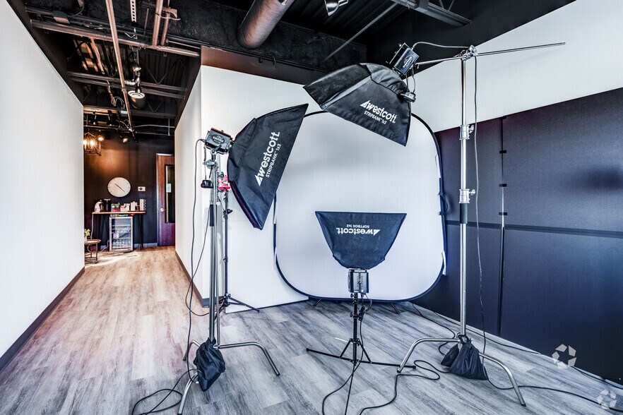 More Photos Of 14525 Hwy 7, Minnetonka Medical For Lease