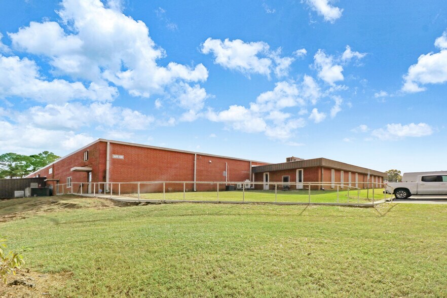 More Photos Of 500 E Gannon Ave, Zebulon Manufacturing For Lease