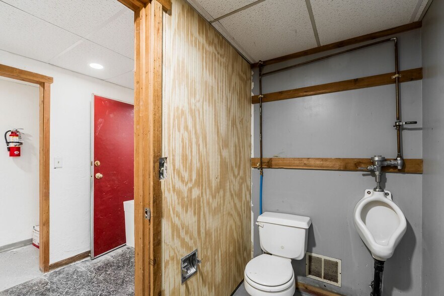 More Photos Of 545 E Main St, Lancaster Office Residential For Sale