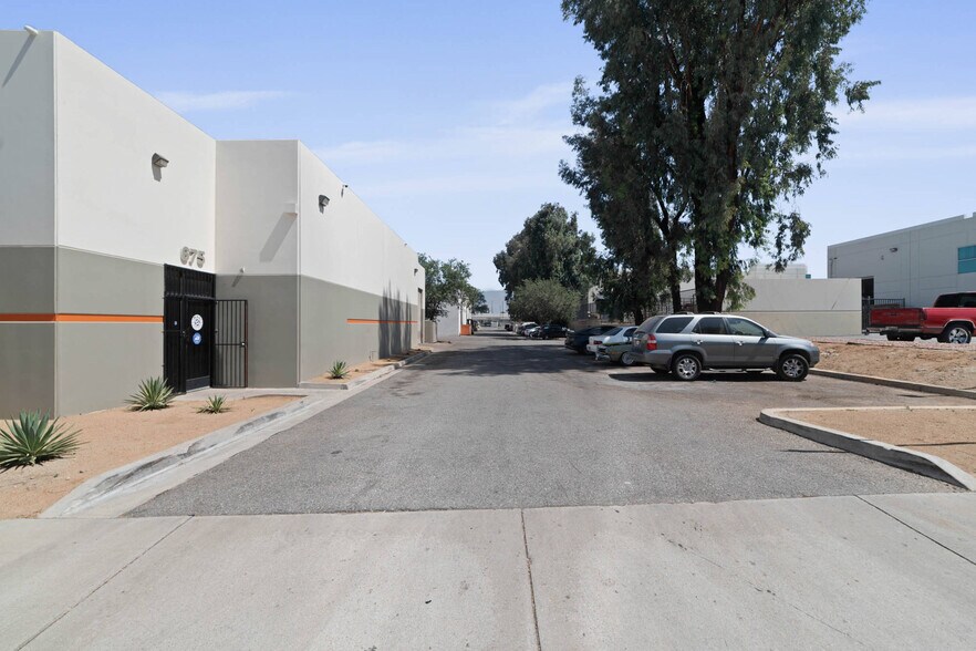 More Photos Of 665-675 Lincoln Ave, San Bernardino Warehouse For Sale