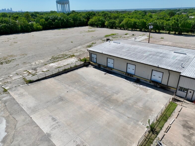 More Photos Of 324 N Nursery Rd, Irving Warehouse For Sale