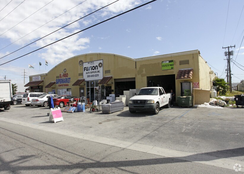 More Photos Of 1010-1060 E 32nd St, Hialeah Manufacturing For Lease
