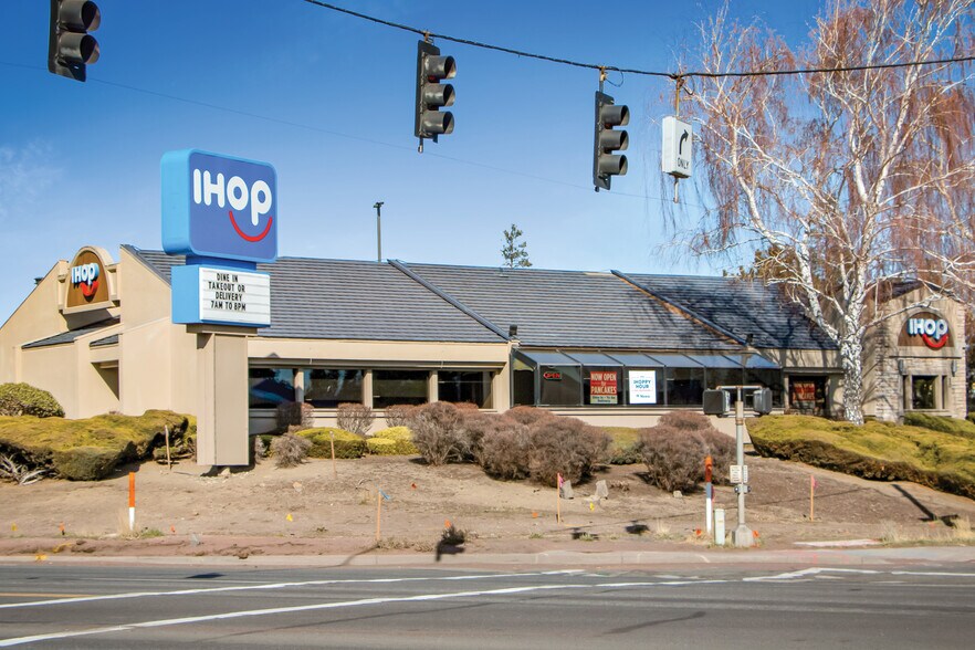 Primary Photo Of 30 NE Bend River Mall Dr, Bend Restaurant For Sale