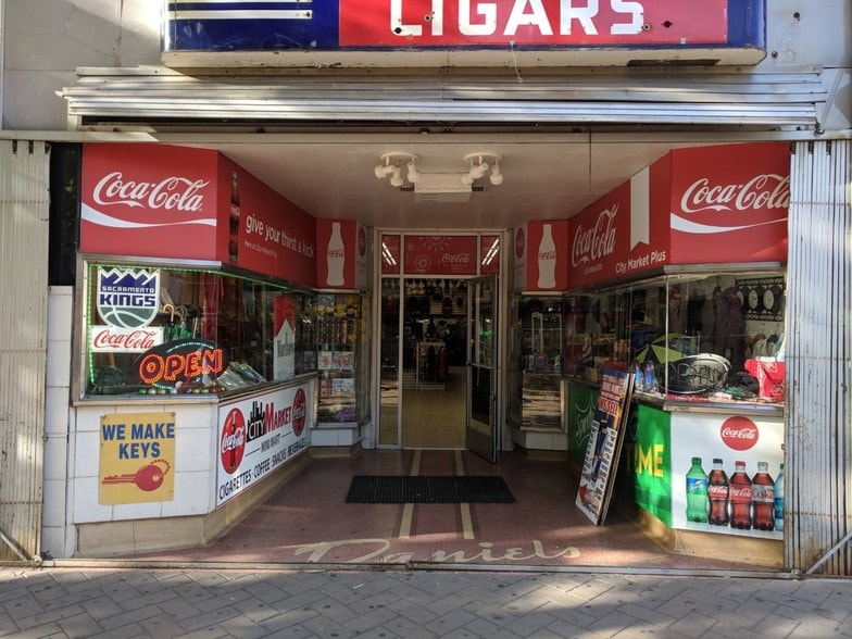 More Photos Of 725-727 K St, Sacramento Storefront For Lease