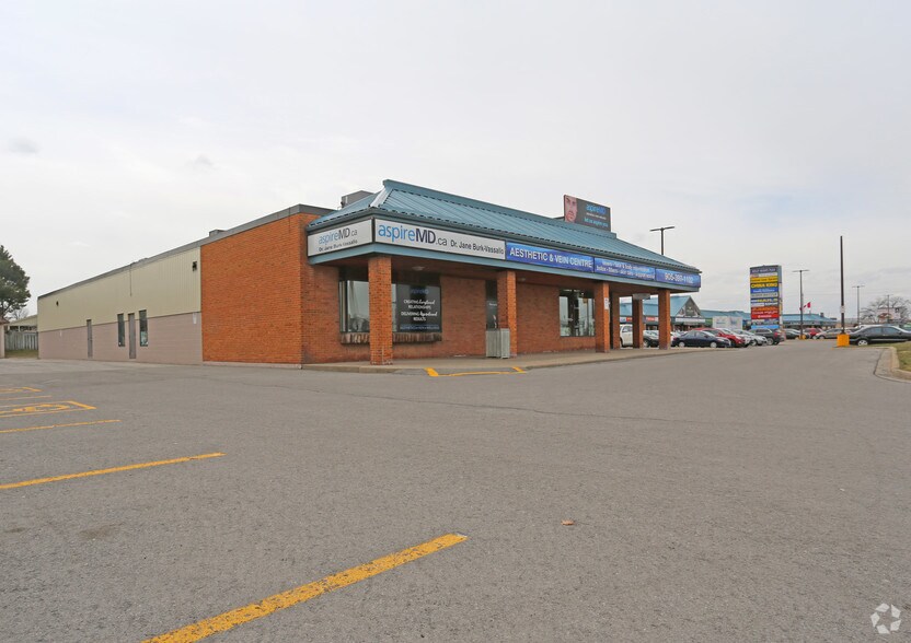 More Photos Of 100 4th Ave, St Catharines Storefront For Lease