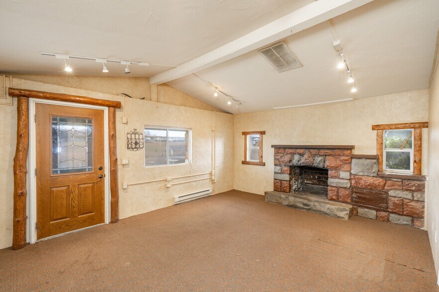 More Photos Of 815 S Dunivin Ln, Dewey Office For Sale