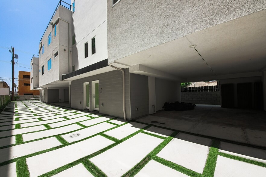 More Photos Of 1035 N Serrano Ave, Los Angeles Apartments For Sale