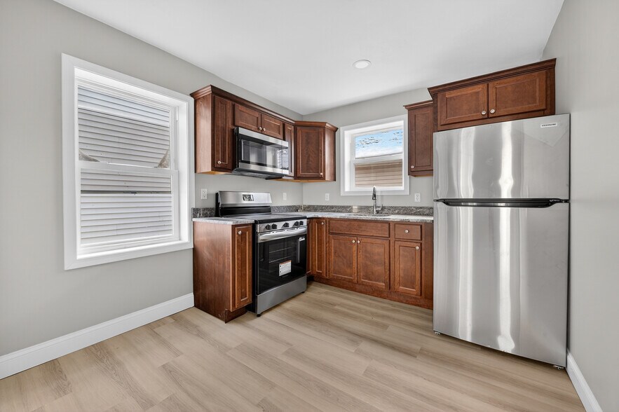More Photos Of 165 Grant St, Fall River Apartments For Sale