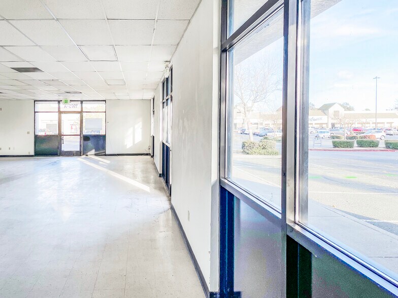 More Photos Of 1975 W Texas St, Fairfield Freestanding For Lease