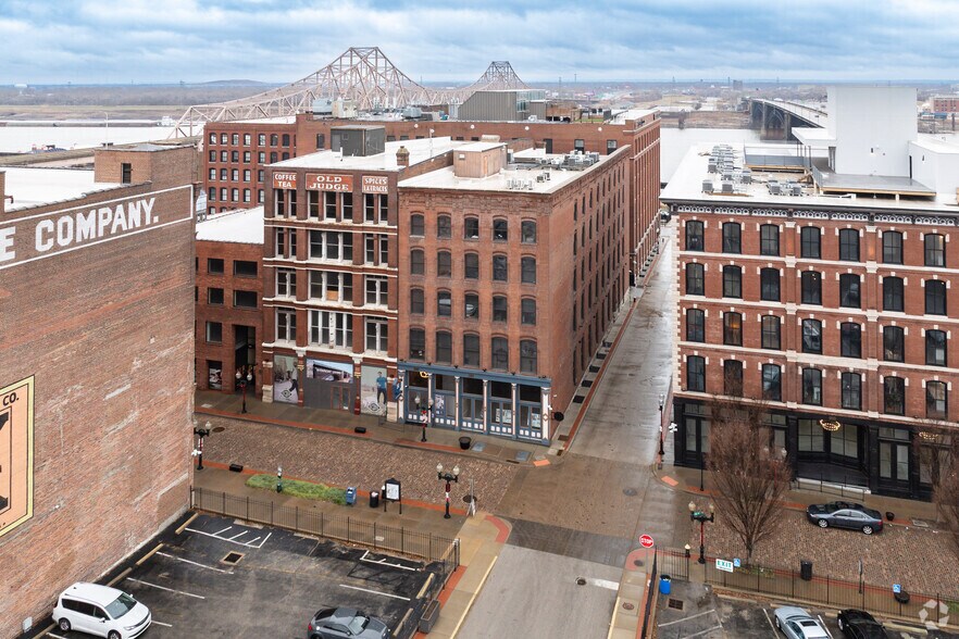 More Photos Of 704 N 2nd St, Saint Louis Apartments For Lease