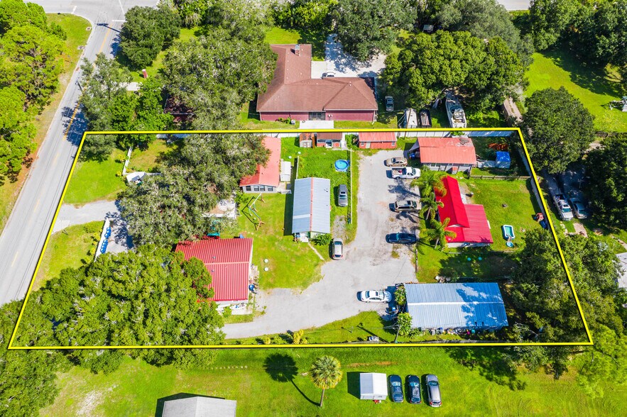 More Photos Of 2609 45th St E, Bradenton Apartments For Sale