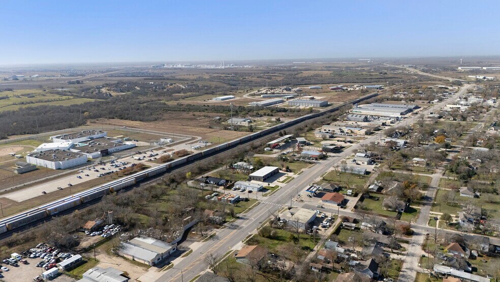 More Photos Of 919 W 2nd St, Taylor Land For Sale