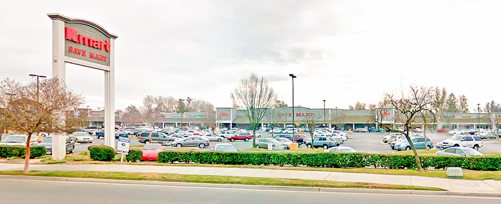 Primary Photo Of 161 W Hanford Armona Rd, Lemoore General Retail For Lease