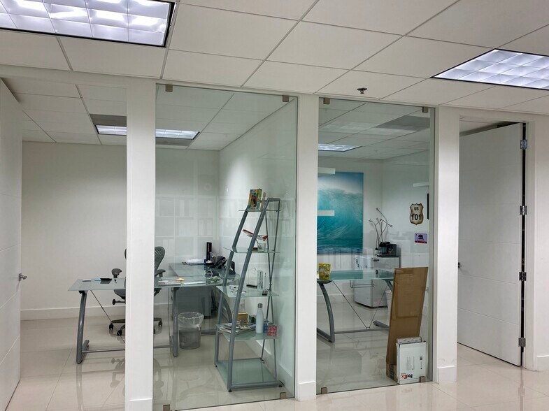 More Photos Of 1000 Brickell Ave, Miami Office For Lease